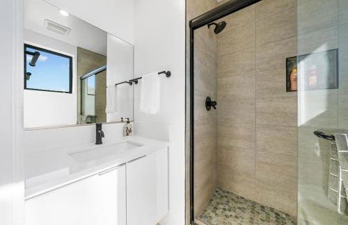 5BR Gorgeous Melrose Villa with Parking - Foto 12