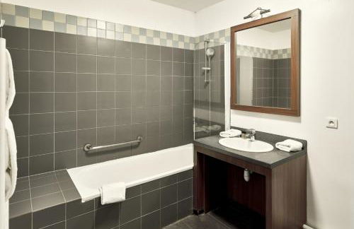 Zenitude Hôtel Résidences Roissy Village - Foto 23