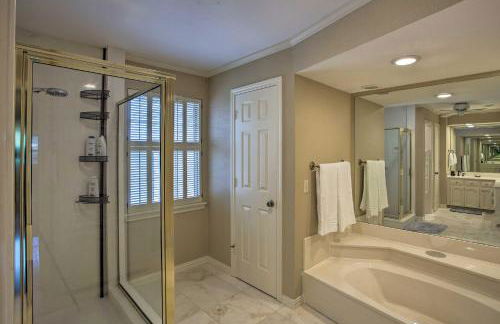 Unwind Fireside and Play Pool! Idyllic McKinney Home - Foto 17