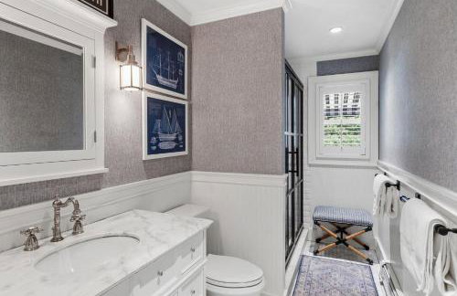 Steve's Place: Heated Pool, 3BR Southold Home, Beach - Foto 7