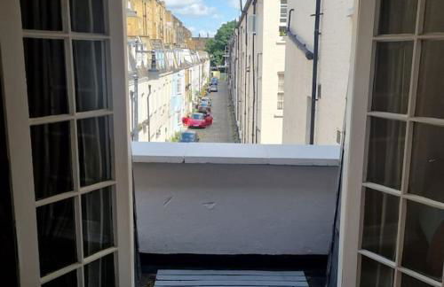 The Mews House - Photo 16