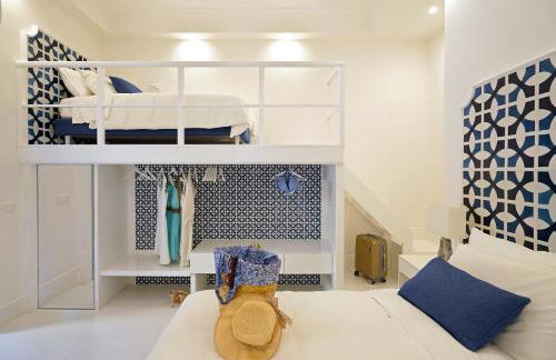 MARILISE - La maison blue private garden & terrace - Photo 31