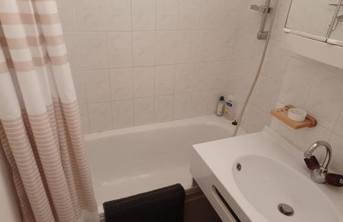 Appartement 2 pièces avec balcon, 4 couchages et parking - FR-1-573-68 - Foto 7