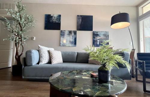 Designer 2 Bedroom with 3 Beds- Pool View, Gym, Parking - Foto 6