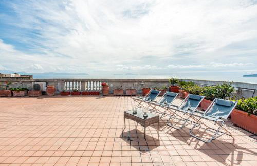 Rooftop in front of the Castle - Photo 23