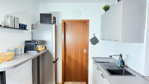 Frankfurt Work and Rest- 4 Bedrooms- 2 WCs- free Parking- 5 Queen size beds- Fast WiFi- roller shutters - Foto 4