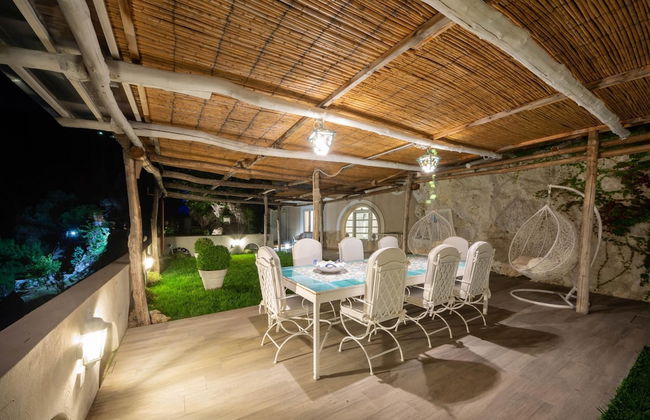 Luxury Villa Vittoria- Villa With Garden Swimming Pool and Jacuzzi Overlooking the sea - Foto 10