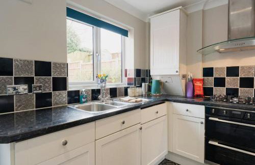 Great home by Chester Greenway EV Charger - Foto 17