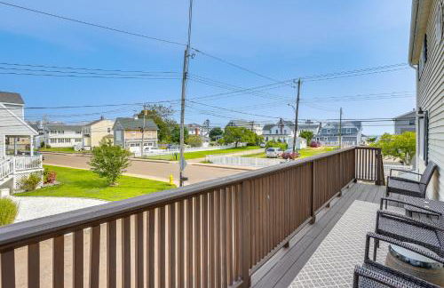 Walk to Beaches Sunny East Haven Home with Grill - Foto 25