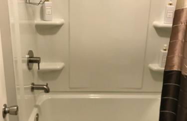 Modern Designer Townhouse 2Br Ideal for Long Stays! - Foto 5