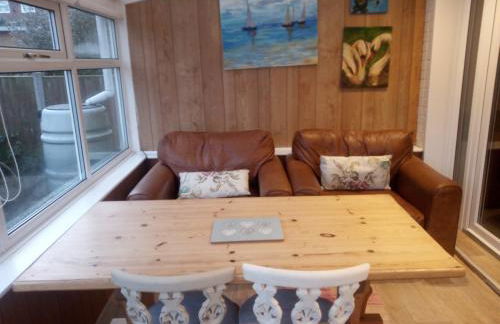 Beautiful 3-Bed Bungalow Kessingland rural retreat - Photo 46