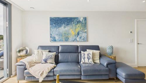 Skydeck at The Liner – Stylish 2-Bed / 2-Bath Top Floor with Panoramic Sea Views - Foto 5