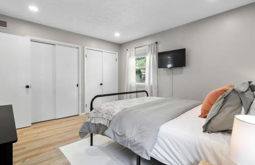 Beautiful Ranch with Outdoor Patio and Room for 6 - Photo 25