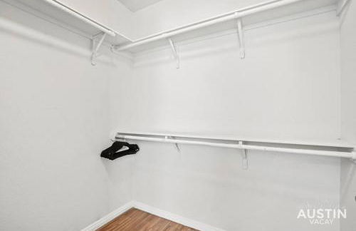 Spiral Stairs to Loft Bedroom Balcony with Shade - Foto 24