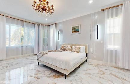 Luxury House with Movie Theater - Foto 37