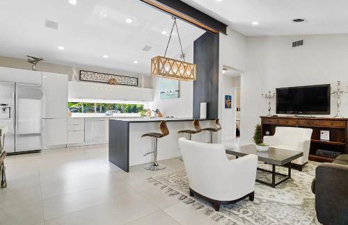 Breathtaking Pool Home and Backyard by Wilton Mnrs - Foto 14