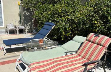 Pool Front Romantic Getaway withPrivate Entry - Foto 29