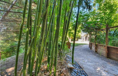 Stylish 3BR Retreat Close to Coast & Wineries - Foto 47