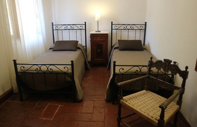 Agriturismo Poggio di Montepescoli - L'aia - Foto 15