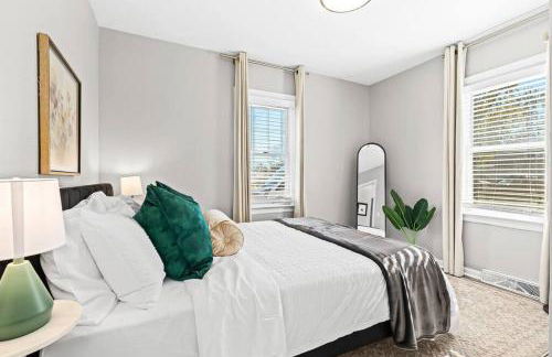 New! Warm & Cozy 3BR w/ Hot Tub, Firepit & BBQ! - Foto 6