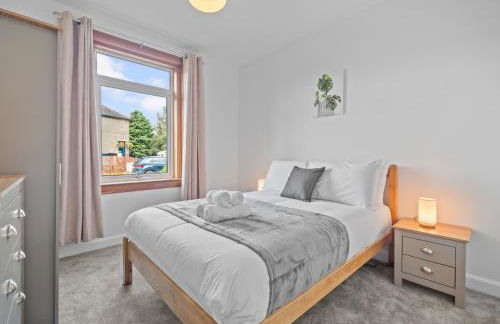 Whiteside 3 Bedroom Apartment - Bathgate - Photo 6