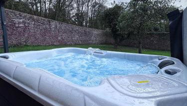 Glamping Pod with Hot Tub in Orchard - Foto 4