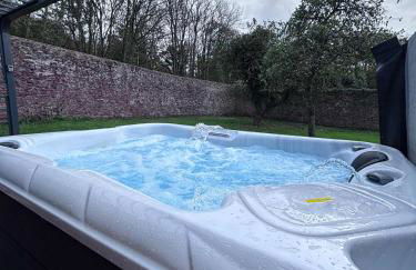 Glamping Pod with Hot Tub in Orchard - Foto 4