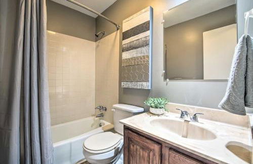 Modern Townhome with Fireplace Near Stoll Park - Foto 20