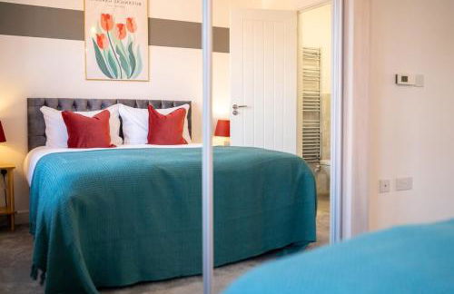 Charming 4 Bedroom House for 8 - Family Friendly - Fast WiFi - Parking - Photo 27