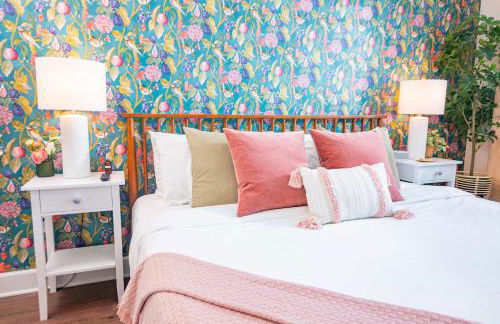 The Botanical Suite Newly Built Upscale Central - Photo 14