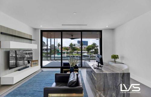 Carlotta- New Construction Luxury Waterfront Villa - Foto 19