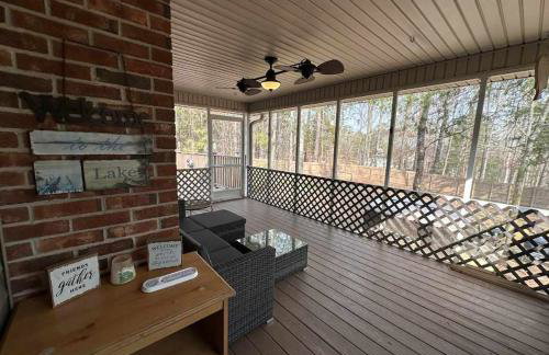 Whispering Waters Hideaway - Foto 17