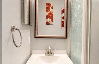 Dog-friendly home with large patio, W/D & central AC - Foto 50