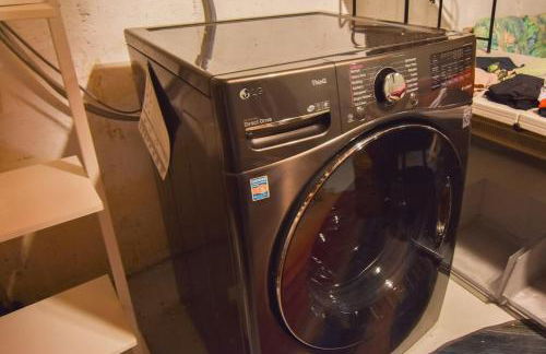 Bright & Open Central A C Dog Friendly - Photo 20