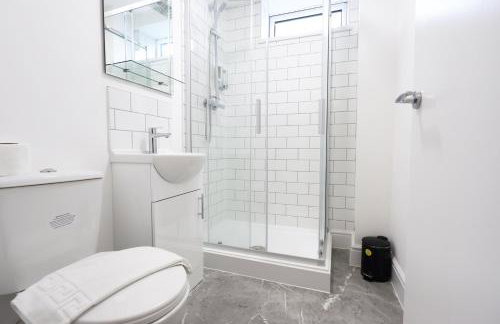 New Lodge Studios with Full Kitchen and Parking - Foto 74