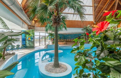 Cottage avec Parking gratuit - piscine et jeux - Foto 12