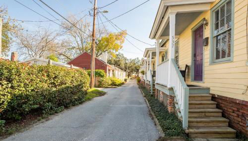 HISTORIC DOWNTOWN KING BED COTTAGE- PARKING and PATIO - Foto 3