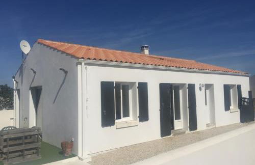 Escapade a Chaucre - St Georges - Maison plain pied - 3 chambres - 7 couchages - Foto 3