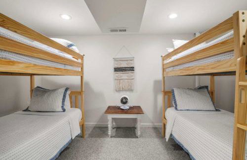 Pond Front Home w Game Room Dog Friendly - Foto 21