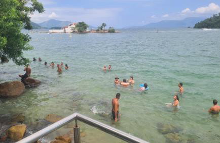 Apartamento com varanda de frente para o MAR - Angra dos Reis - Shopping Piratas - Portaria 24hs - Foto 47