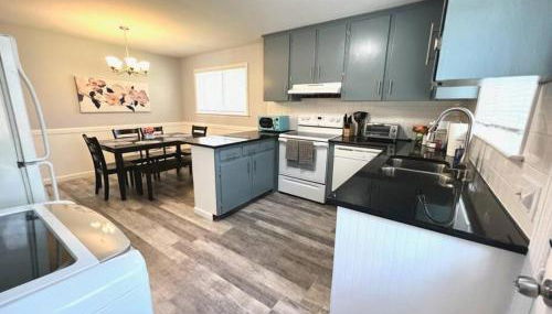 *Comfortable Townhome * King Beds * Long Term* - Foto 3