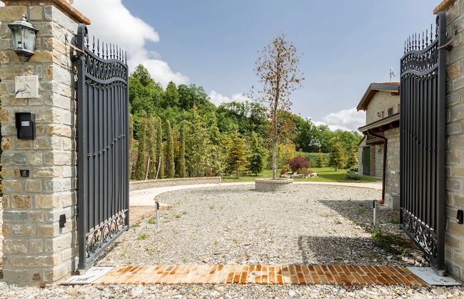 JOIVY Superb Villa For 7 W/Backyard And Bbq Area In Vaccarezza - Foto 45