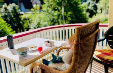 Ferienhaus Oesterle - Idyllisches Schwarzwaldhaus am Bach mit Terrasse & Balkon - Foto 13