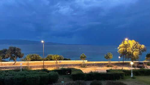 Superbe Pieds dans l eau ajaccio face à la mer plage de sable fin route des îles des sanguinaires - Foto 4