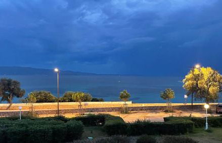 Superbe Pieds dans l eau ajaccio face à la mer plage de sable fin route des îles des sanguinaires - Foto 4