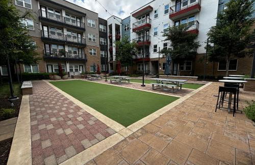 Cozy 1BR King Suite Close to Downtown w Fast Wifi - Photo 26