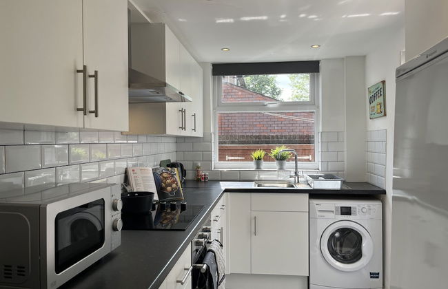 Modernised Central Wigan Townhouse Sleeps up to 6 - Foto 24