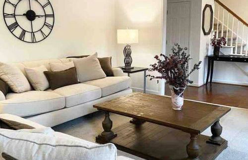 Colonial Stay- 7 BR-up to 14 Guests - Foto 28