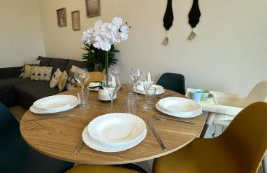 PARIS-MONTROUGE Magnifique Appartement 2 pièce de 36m2 - très cosy pour 1 à 5 personnes refait à neuf - ENTIRE APARTMENT LUXIRIOUS AND WARM - Montrouge Paris 14ème - Proche Aéroport Orly & Parc Expositions Porte de Versailles FREE WIFI GRATUIT - Foto 15