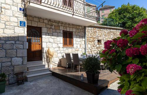 Holiday house "Dolka" - Photo 1